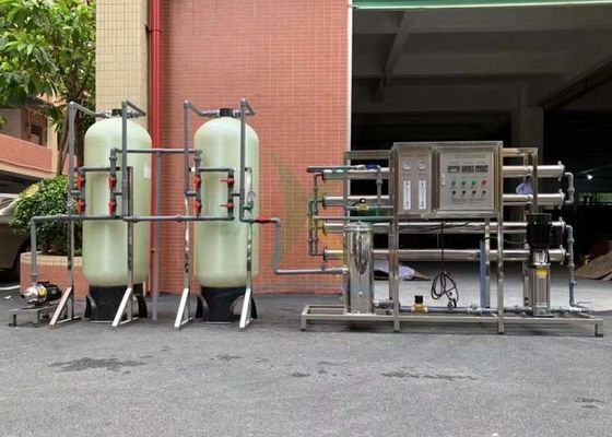 حار بيع 2000L / H نظام التناضح العكسي المياه الصناعية الشرب تصفية المياه محطة تنقية المياه